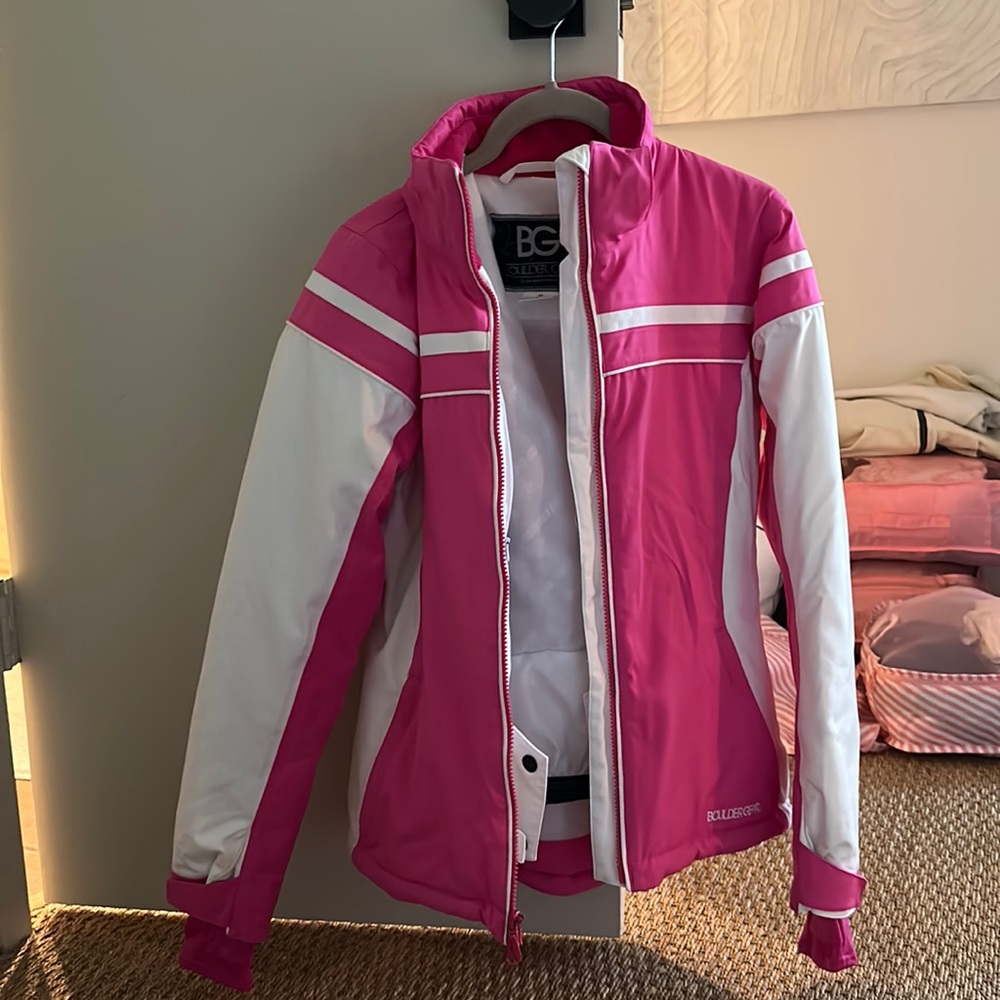 Boulder Gear pink puffer with detachable hoodie